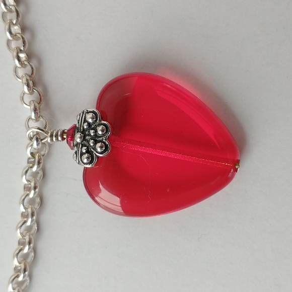 Red glass heart bracelet, women's, sz 7 1/4 - Picture 2 of 7